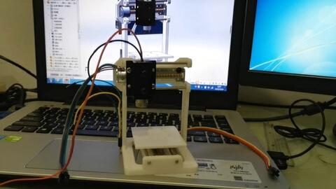 板式家具數(shù)控激光側(cè)孔機(jī)美國邦納激光頭校正教程